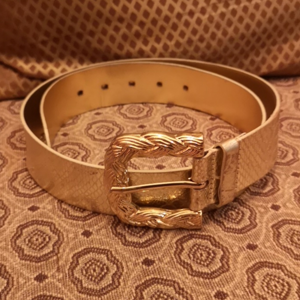 D&G gold belt